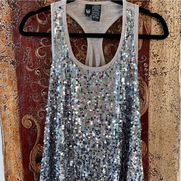 🤸‍♂️3 for 12🤸‍♀️ LOVE Tease Racerback Silver Sequin Tank Small - Picture 5 of 6